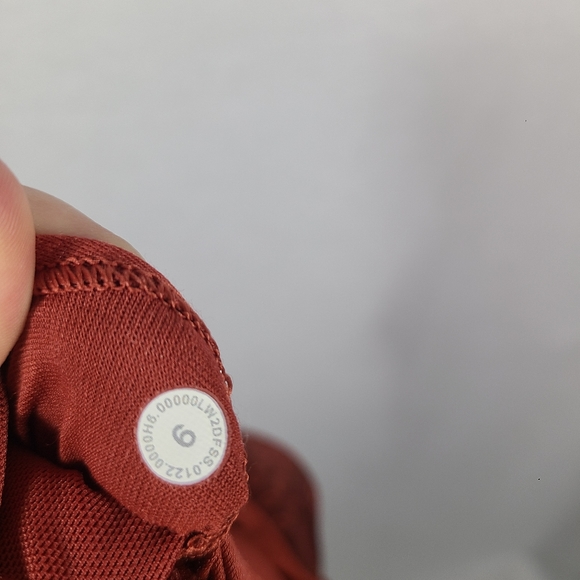 Lululemon Energy High-Neck Longline Bra *Medium Support, B–D Cups- Size 6 - Picture 4 of 4